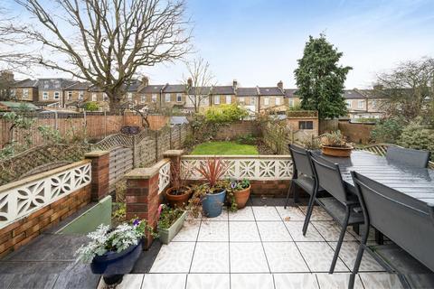 88 Fordel Road, London, SE6 1XR