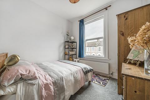 88 Fordel Road, London, SE6 1XR