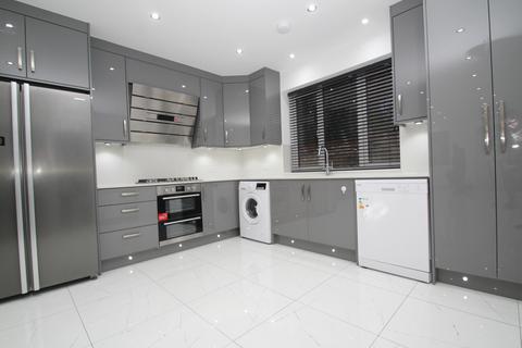 4 bedroom detached house to rent - Oldfield Lane South, Greenford, Greater London