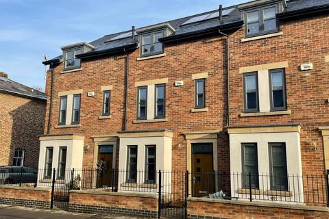 4 bedroom townhouse to rent, Heworth Parade, Heworth, York, YO31