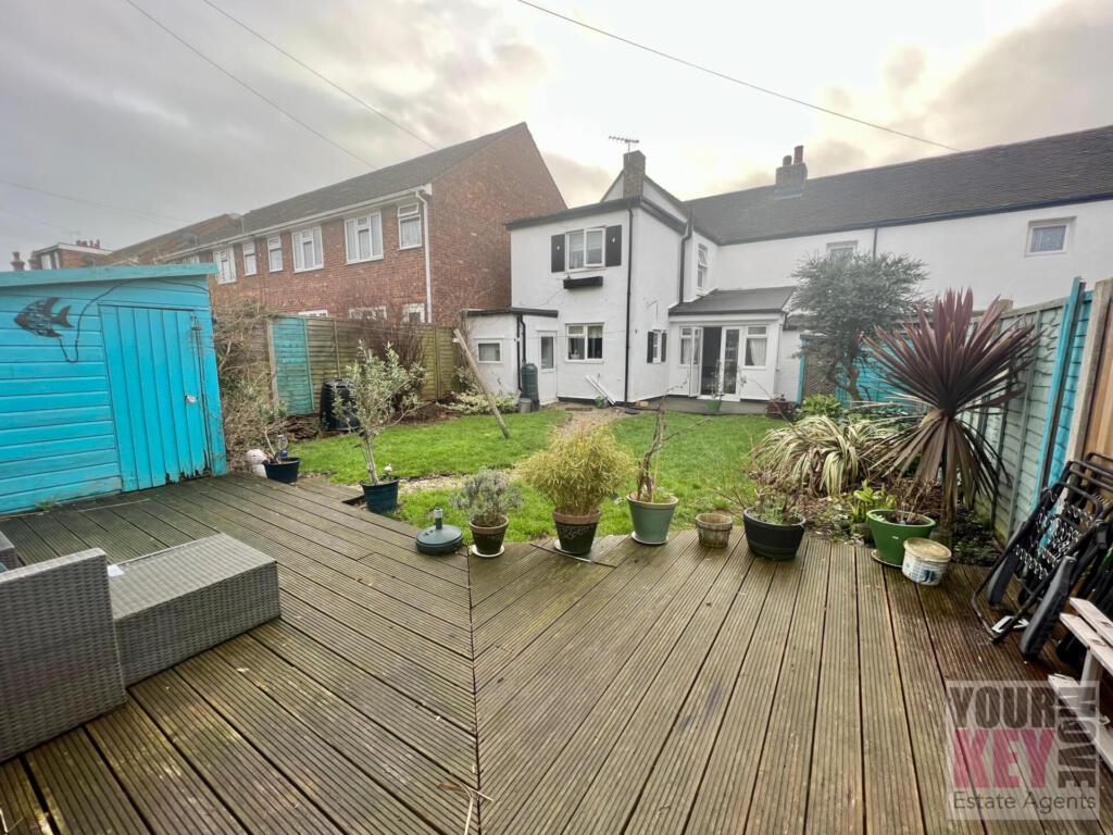 Cheriton High Street, Folkestone... 3 bed semidetached house £290,000