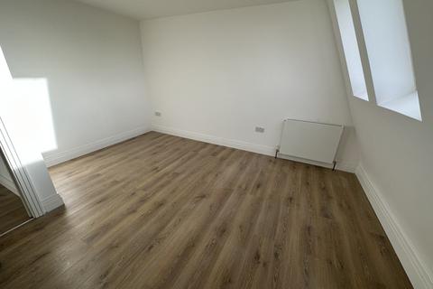 2 bedroom apartment to rent, Barge Drive, Southall, Greater London, UB2