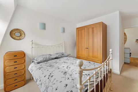 2 bedroom flat to rent, 185 Stoke Newington, London, N16