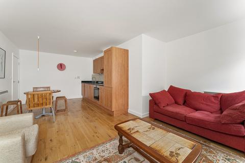 2 bedroom flat to rent, 185 Stoke Newington, London, N16