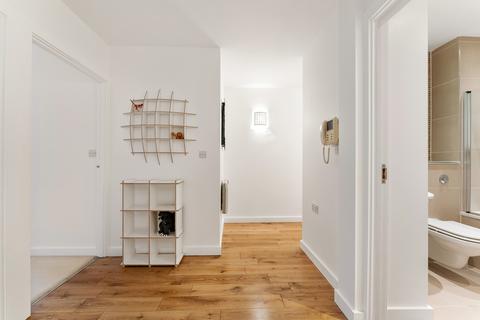 2 bedroom flat to rent, 185 Stoke Newington, London, N16