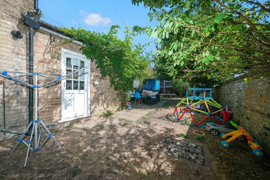 Netherbury Road, London, W5 3 bed end of terrace house £875,000