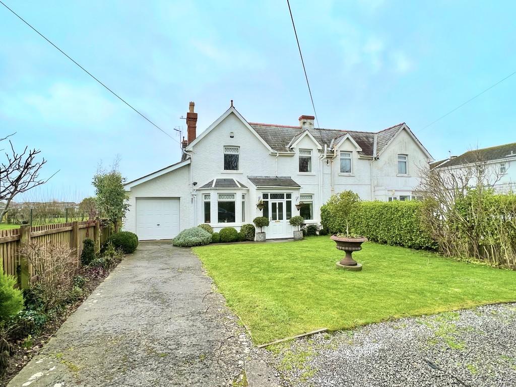 West Road, Nottage, Porthcawl, Bridgend County Borough, CF36 3SN 4 bed