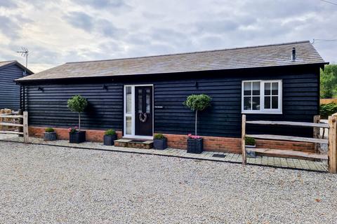 2 bedroom barn conversion for sale - Rural Lane Location In High Halden