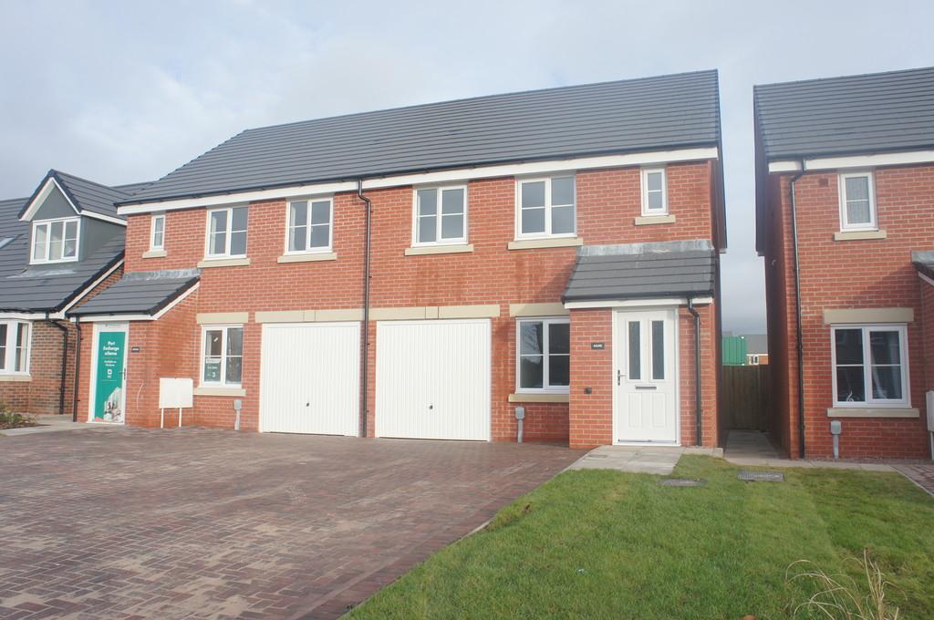 Carleton Road, Carlisle 3 bed semidetached house £950 pcm (£219 pw)