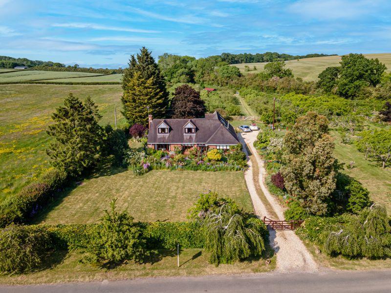 The Paddock, Low Road, Church Lench 4 bed detached house for sale £