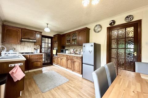 3 bedroom detached bungalow for sale, Huddersfield Road, Shelley, Huddersfield