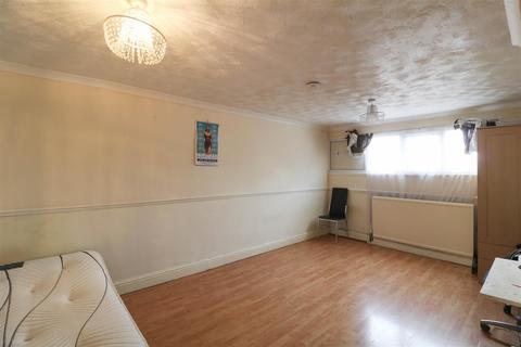 300 Northbrooks, Harlow, CM19 4DW