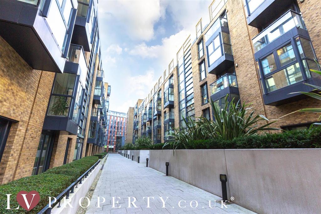 SouthSide, Birmingham City Centre 1 bed apartment £900 pcm (£208 pw)
