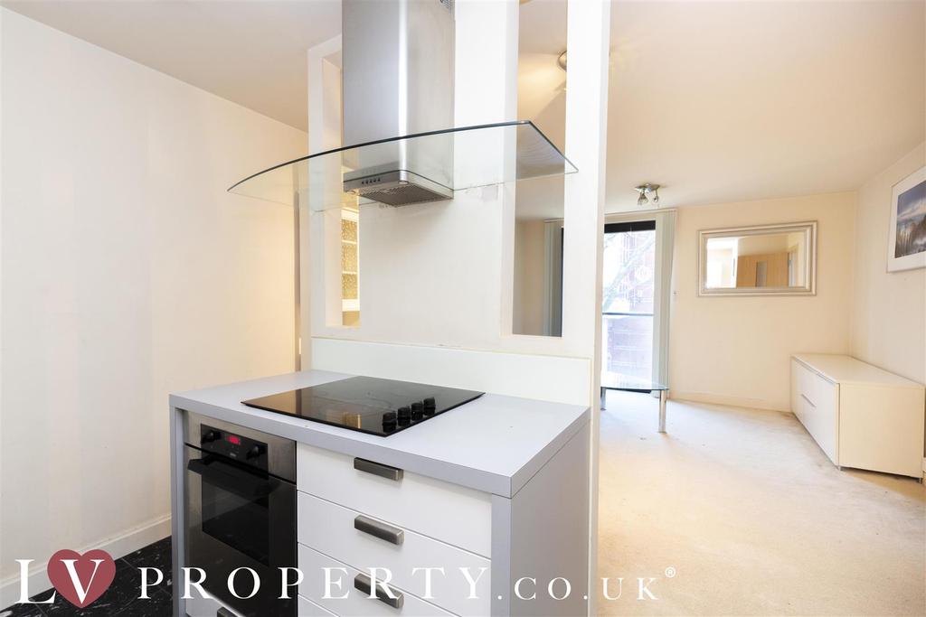 SouthSide, Birmingham City Centre 1 bed apartment £900 pcm (£208 pw)