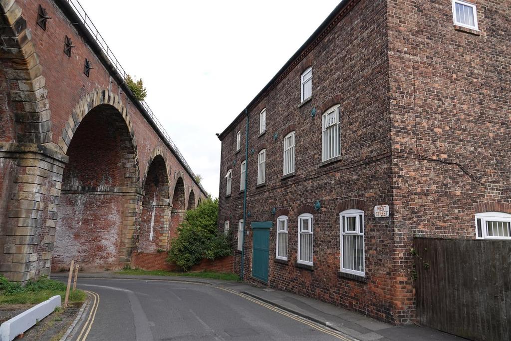 Hauxwells Building, West Street, Yarm 2 bed apartment £550 pcm (£127 pw)