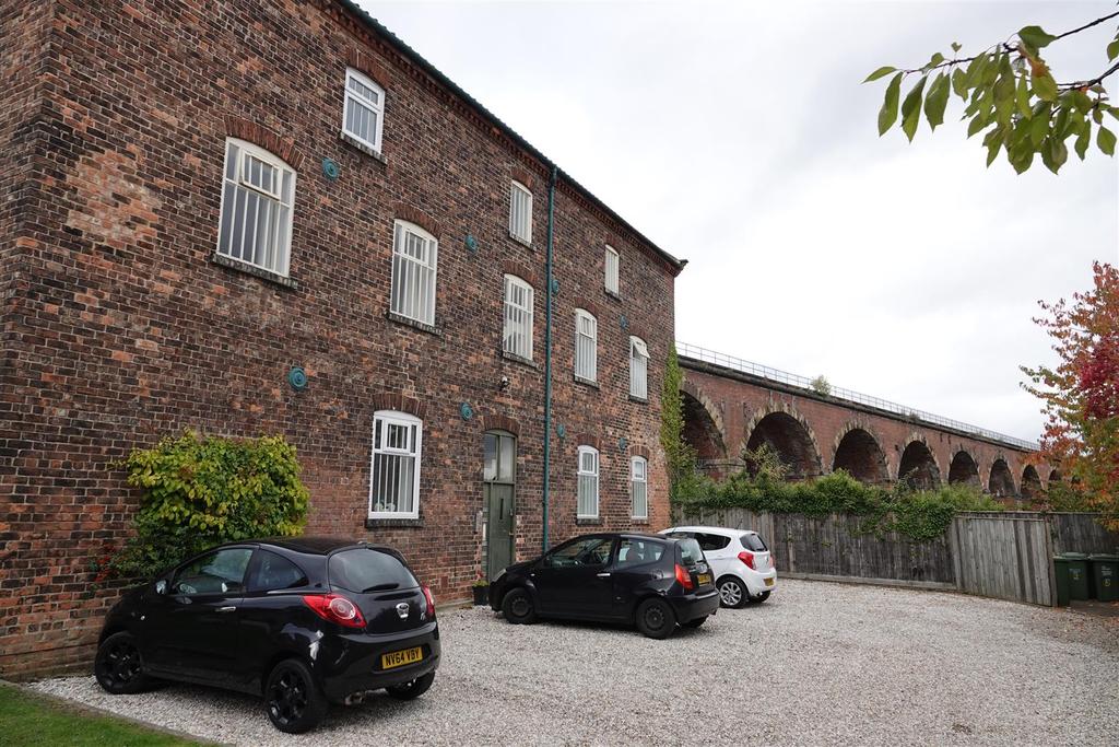 Hauxwells Building, West Street, Yarm 2 bed apartment £550 pcm (£127 pw)