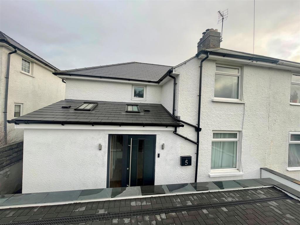 Tan Y Fron, Barry 3 bed house for sale £465,000