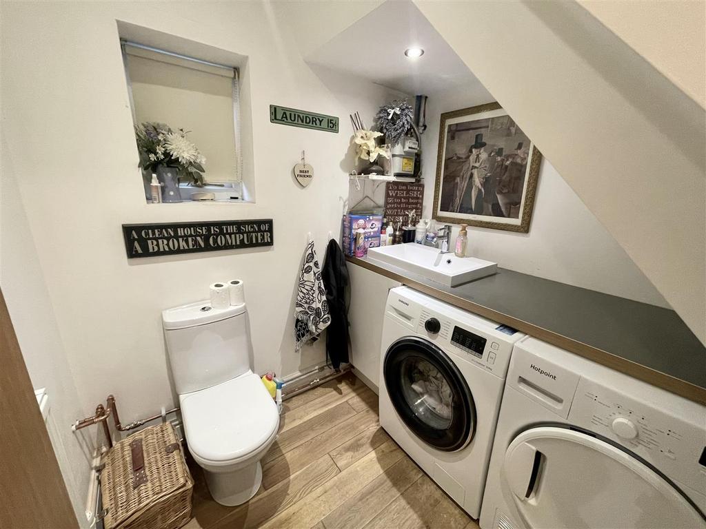 Utility room/ w/c