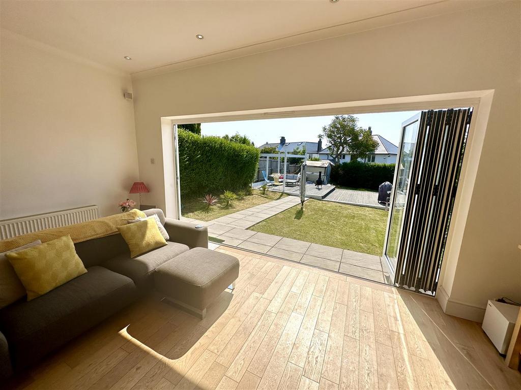 IMG-8685.jpg