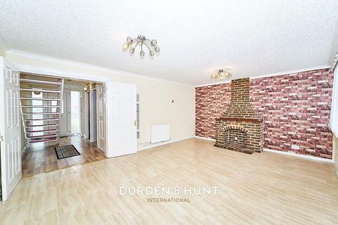 20 Taylor Close, Romford, RM5 2LR