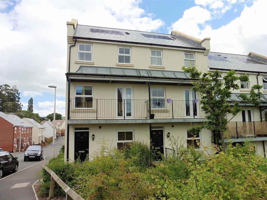 Howarth Close, Sidmouth 3 bed terraced house £1,200 pcm (£277 pw)