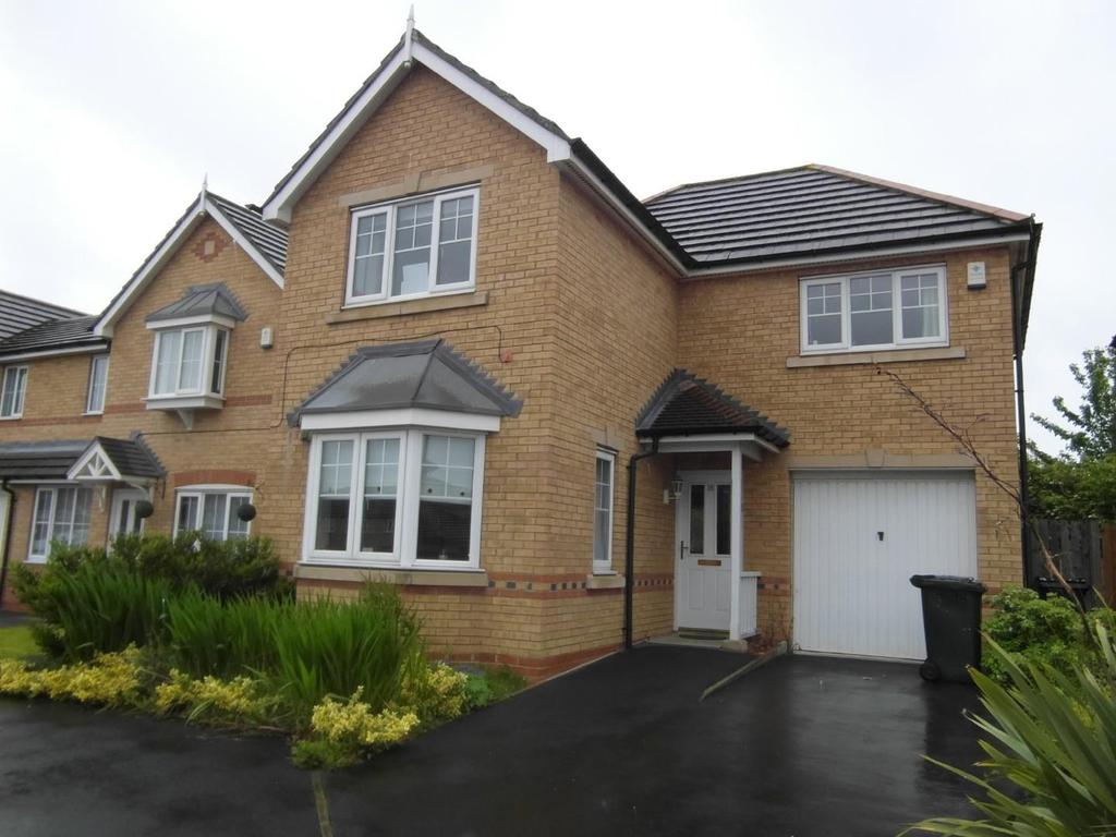 Kingsbury Court 3 bed house £900 pcm (£208 pw)