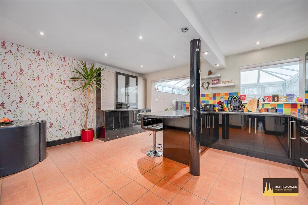 Wycliffe Grove, Wyken CV2 Fabulous Rear Garden Space 3 bed semi