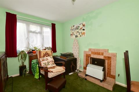 4 bedroom end of terrace house for sale - Franklynn Road, Haywards Heath, West Sussex