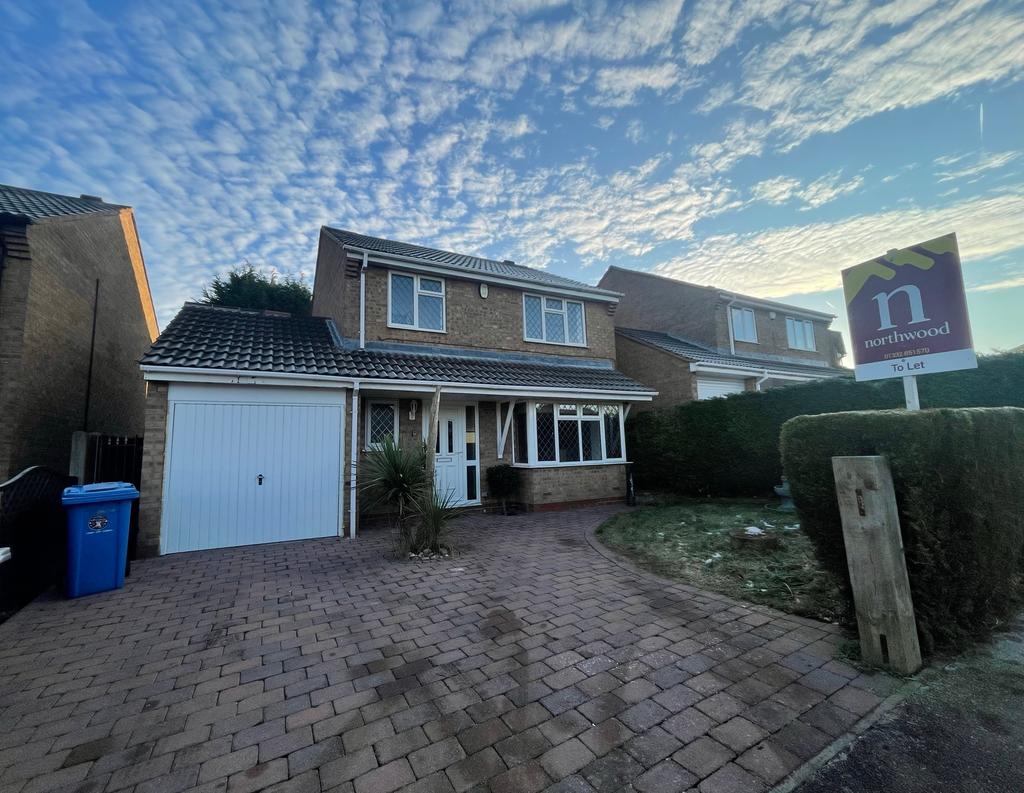 Old Mansfield Road, Derwent Heights... 4 bed detached house £1,100