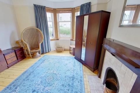 3 bedroom flat to rent, Learmonth Avenue, Edinburgh, EH4