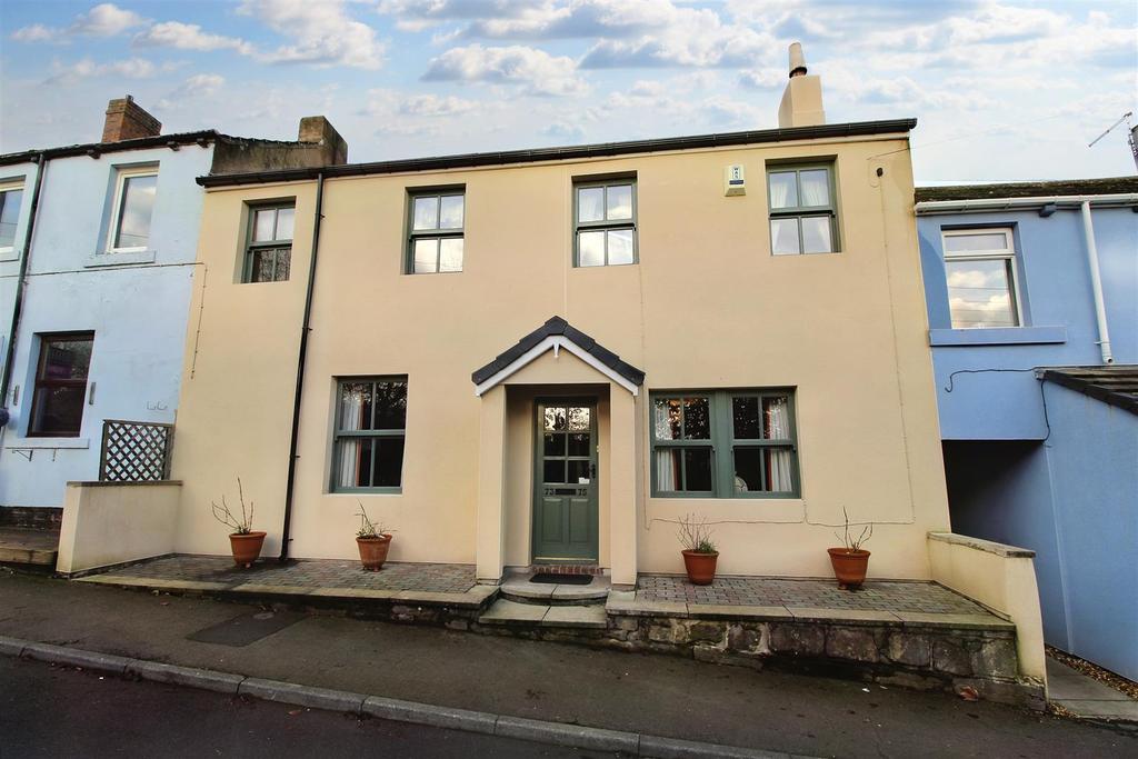 Station Road, Skelmanthorpe, Huddersfield, HD8 9BA 3 bed cottage for