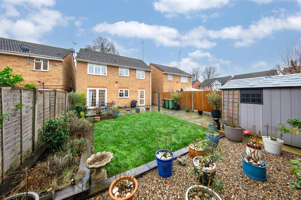 Crabtree Way, Dunstable, Bedfordshire 4 bed detached house for sale £