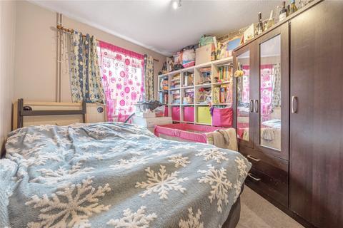 23 Roundhill Way, Guildford, GU2 8HJ