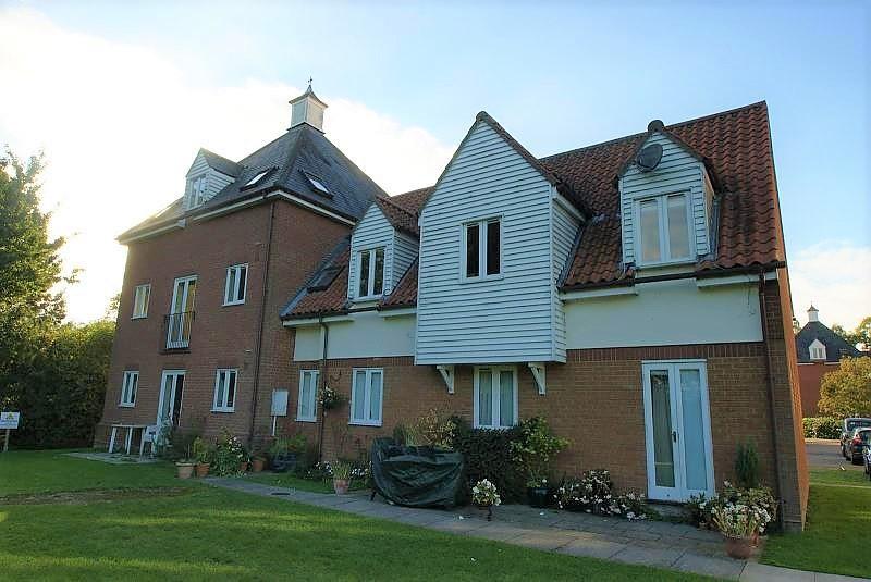 Melba Court, Writtle, CM1 1 bed apartment £795 pcm (£183 pw)