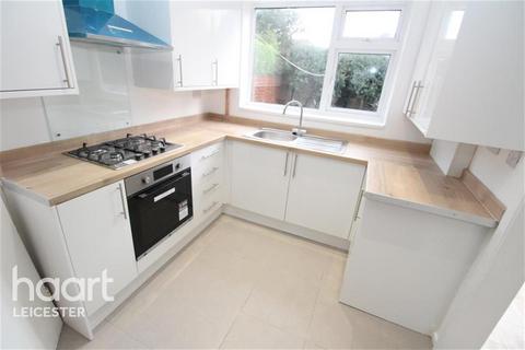 3 bedroom semi-detached house to rent, Canon Close