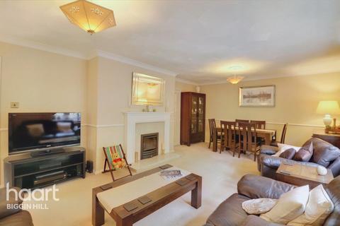 14 Alexandra Road, Biggin Hill, Westerham, TN16 3NZ