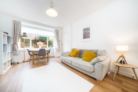 71 Randolph Drive, Clarkston, Glasgow, G76 8AN