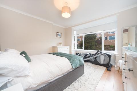 71 Randolph Drive, Clarkston, Glasgow, G76 8AN