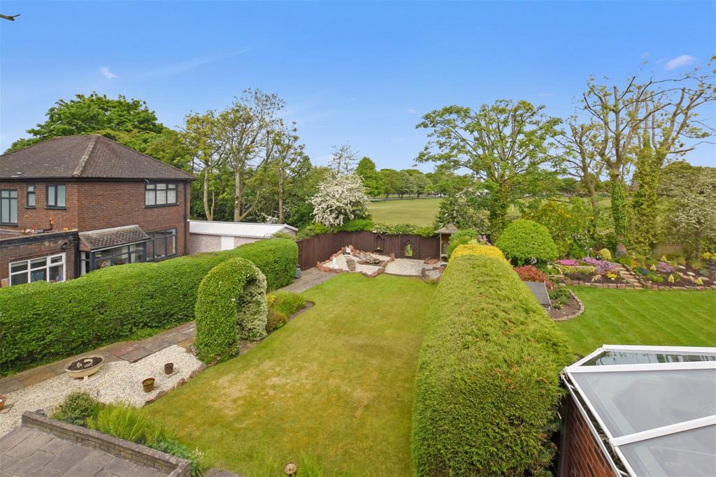 Heath Drive, Runcorn 3 bed semidetached house for sale £300,000