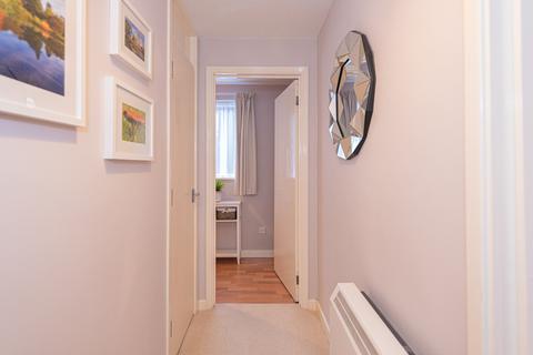 22 Hazelmere Close, Leatherhead, KT22 7XA