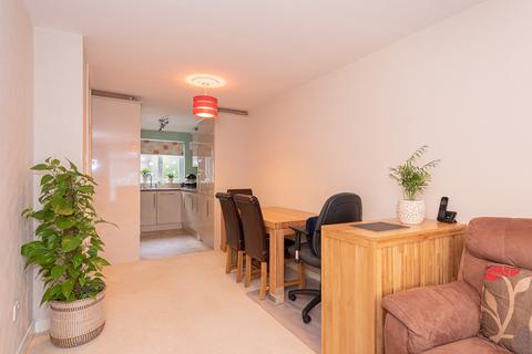 22 Hazelmere Close, Leatherhead, KT22 7XA