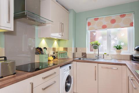 22 Hazelmere Close, Leatherhead, KT22 7XA