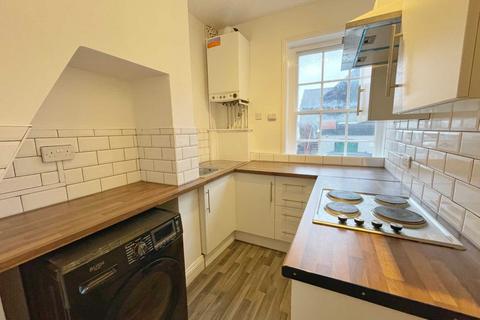 2 bedroom flat to rent, High Street, Rochester, Kent