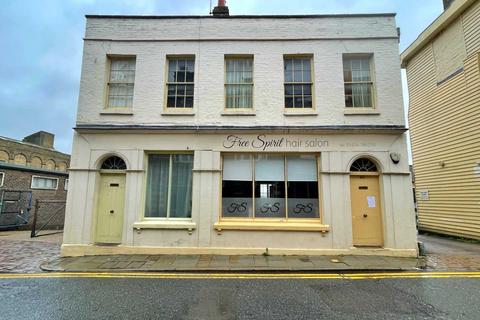 Property to rent, High Street, Rochester