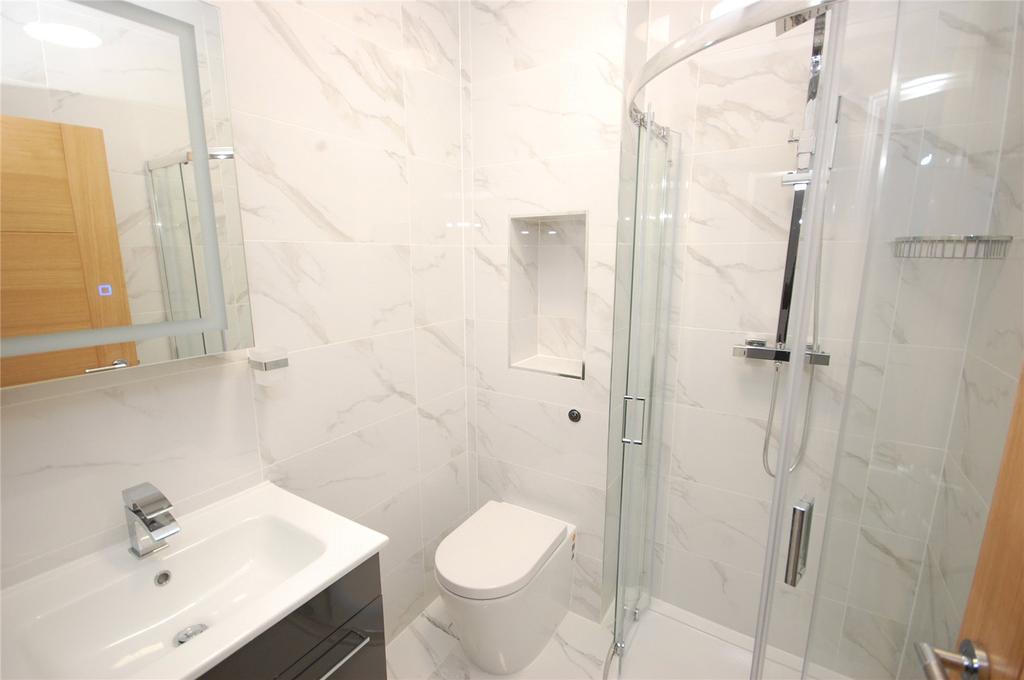Beaconsfield Road, Friern London, N11 1 bed property £1,400 pcm (£323 pw)