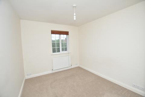 4 bedroom semi-detached house to rent, Durham Close, Guildford, Surrey, GU2