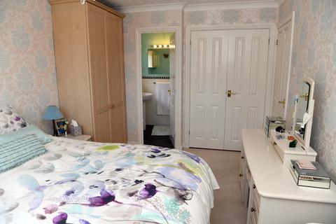 4 bedroom detached house for sale - Hatley Close, St. Neots PE19