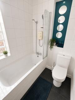 3 bedroom end of terrace house to rent, Becontree Avenue , Dagenham, Essex, RM8