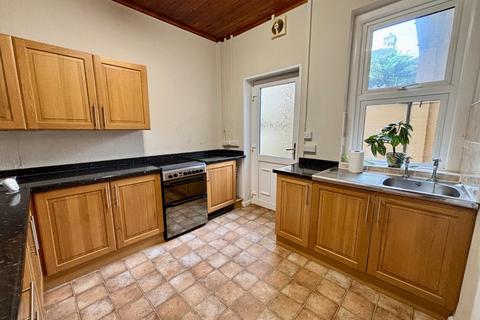 3 bedroom terraced house to rent, Cambrian Place, Llanidloes, Powys, SY18