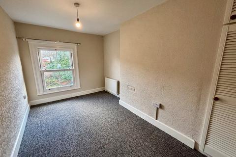3 bedroom terraced house to rent, Cambrian Place, Llanidloes, Powys, SY18